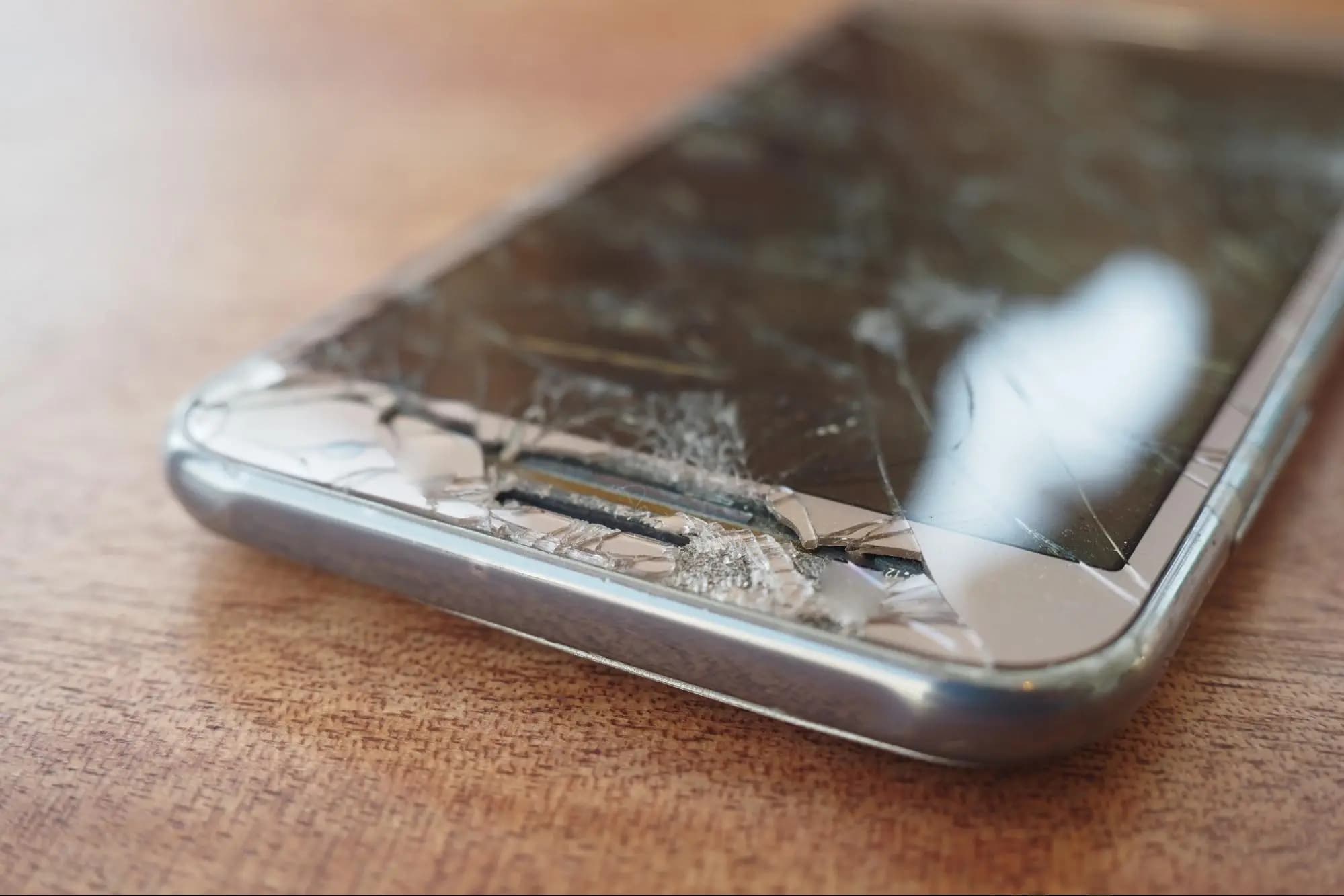 โทรศัพท์แตก